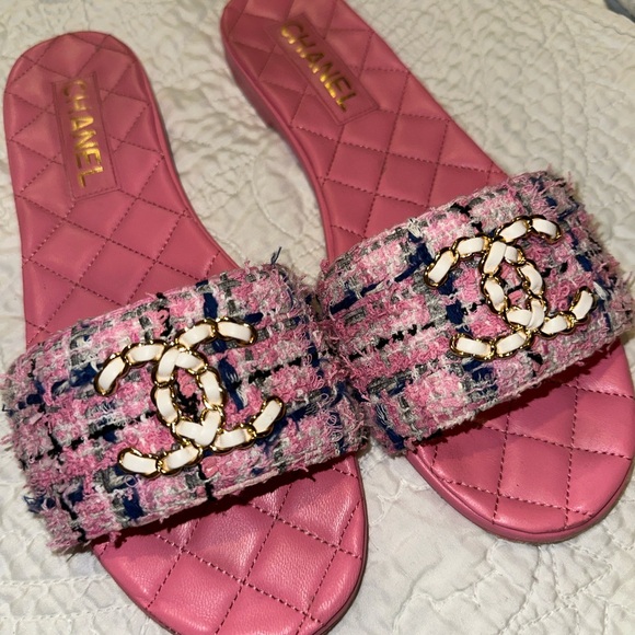 Chanel pink tweed slides - Picture 3 of 7